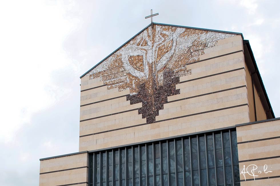 Chiesa San Leonardo Murialdo, Milano 