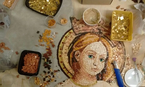 laboratorio mosaico presso Progetto Arte Poli