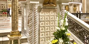 Il nuovo ambone realizzato per la basilica di San Giovanni in Laterano progettato da Progetto Arte Poli