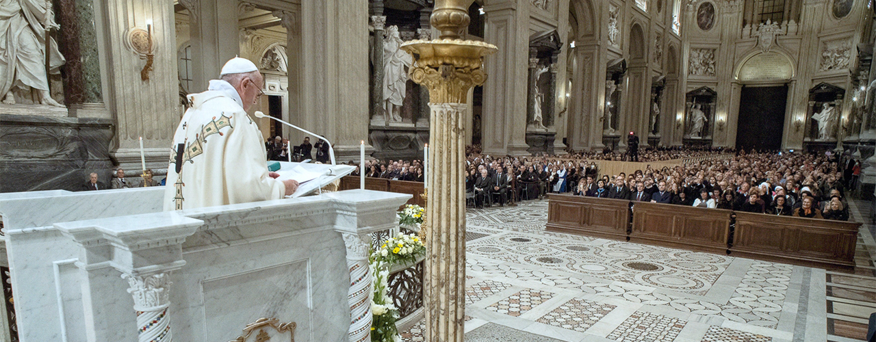 Inaugurazione del nuovo ambone per la basilica di san giovanni in laterano da parte di Papa Francesco