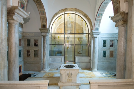 Vetrata realizzata per il fonte battesimale della Basilica Papale di San Paolo fuori le Mura