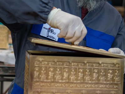 dettagli della lavorazione della cassette del giubileo