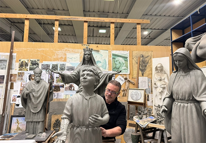 Clay models of several statue